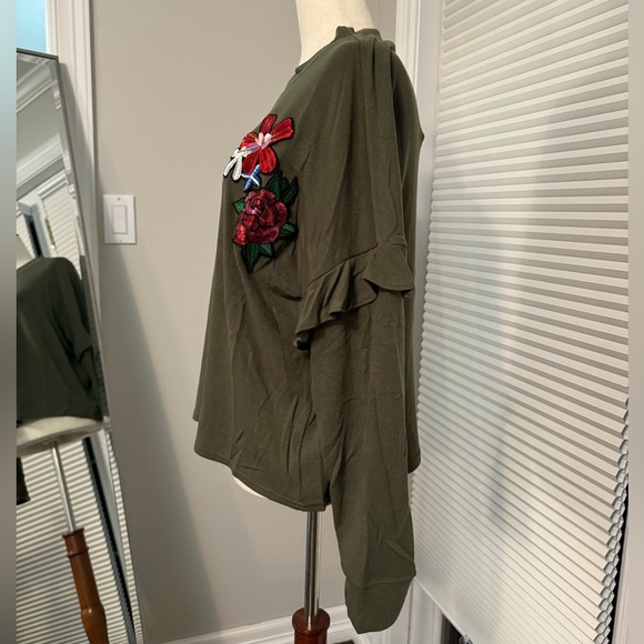 Love Riche | Long Sleeved Olive Green with Jewel Flower Appliqué Top | Medium - Picture 3 of 9